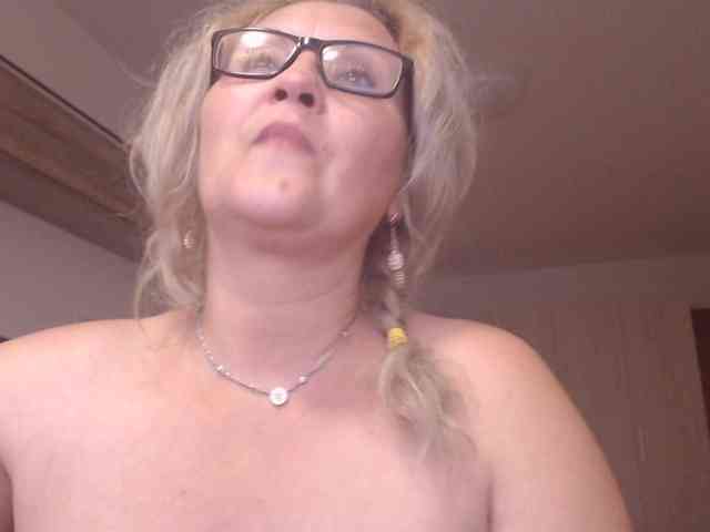 Angel_Dm_Milf webcam