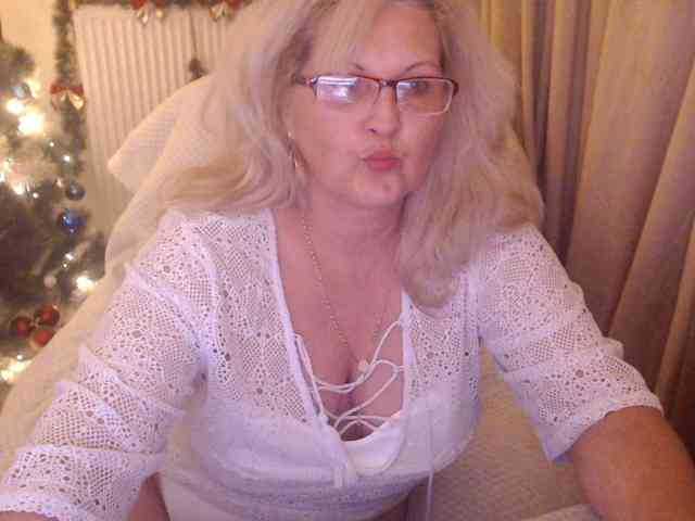 Angel_Dm_Milf webcam