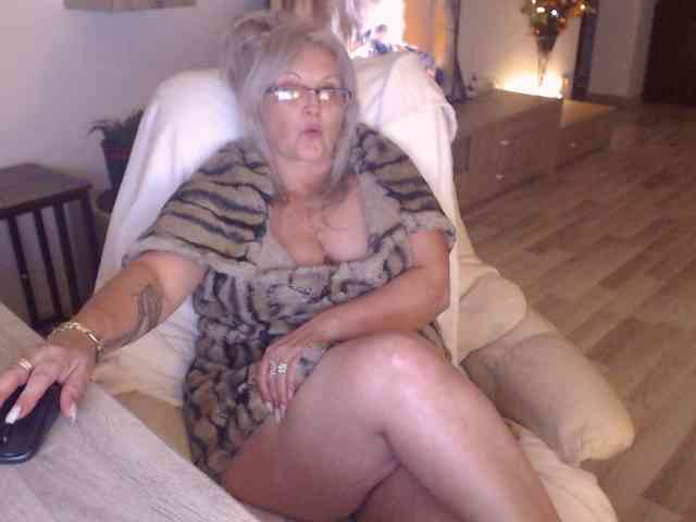 Angel_Dm_Milf webcam