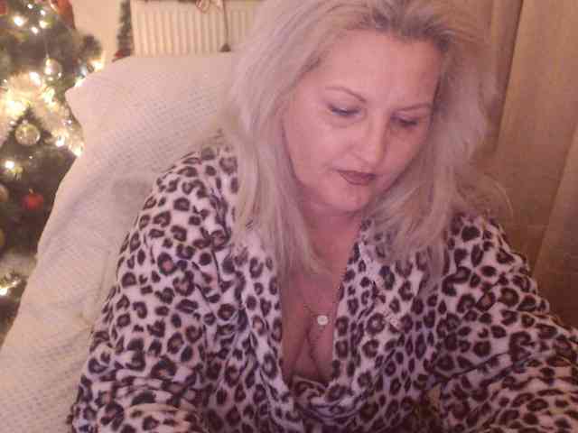 Angel_Dm_Milf webcam