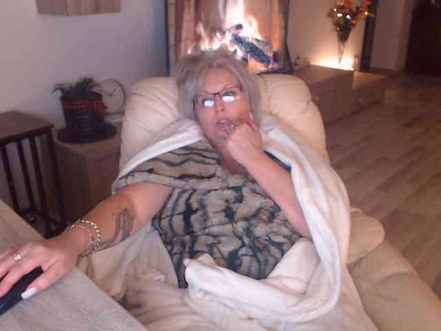 Angel_Dm_Milf webcam