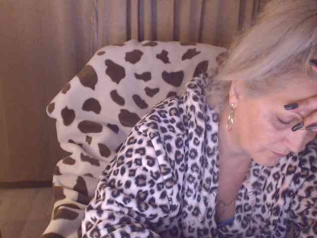 Angel_Dm_Milf webcam