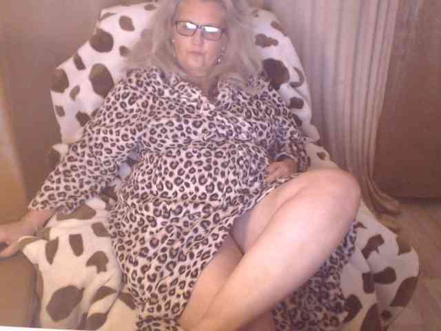 Angel_Dm_Milf webcam