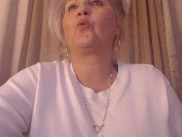 Angel_Dm_Milf webcam