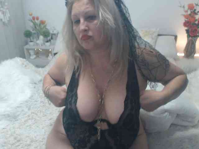 Angel_Dm_Milf webcam