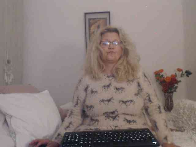 Angel_Dm_Milf webcam