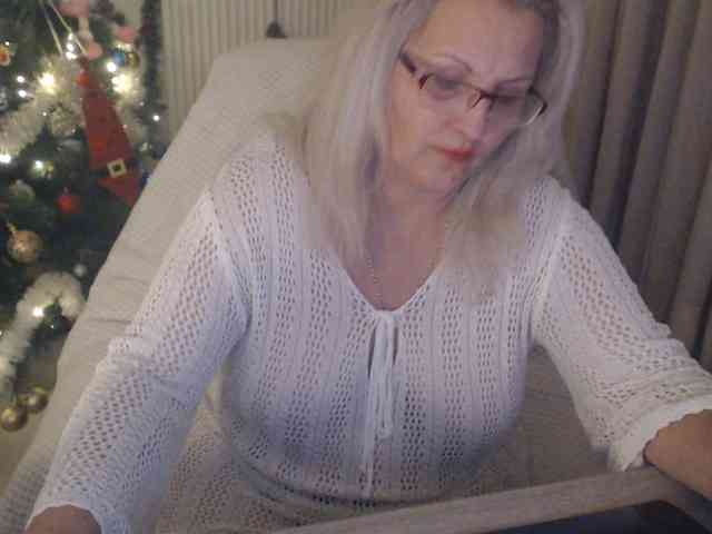 Angel_Dm_Milf webcam
