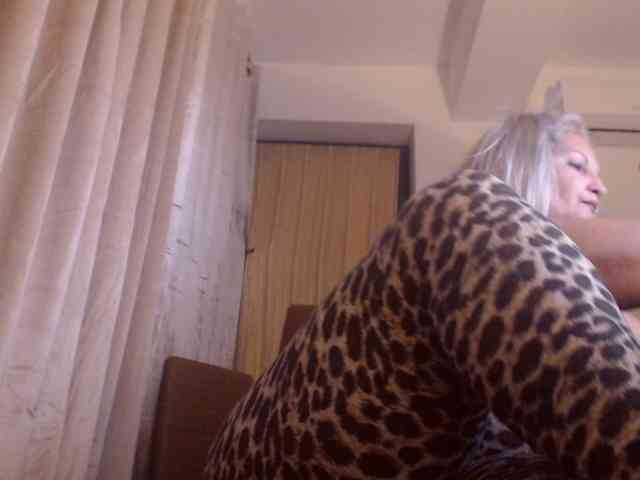 Angel_Dm_Milf webcam