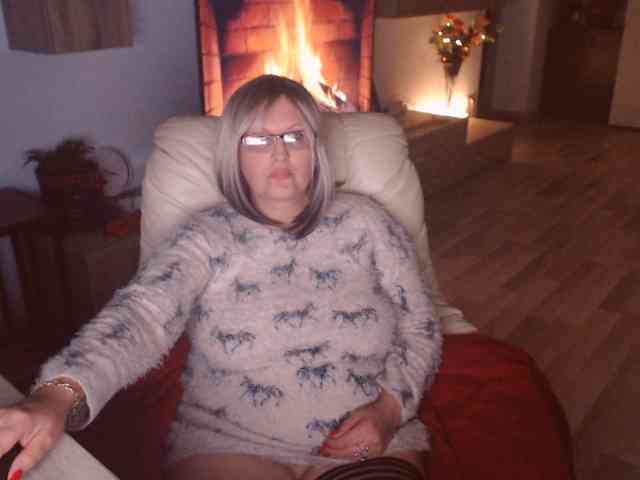 Angel_Dm_Milf webcam