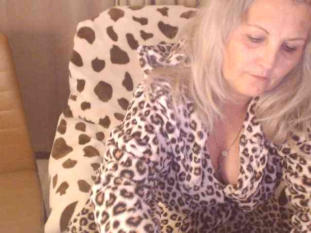 Angel_Dm_Milf webcam