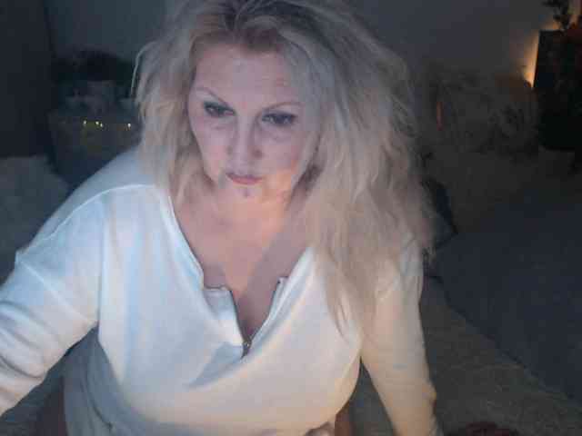 Angel_Dm_Milf webcam