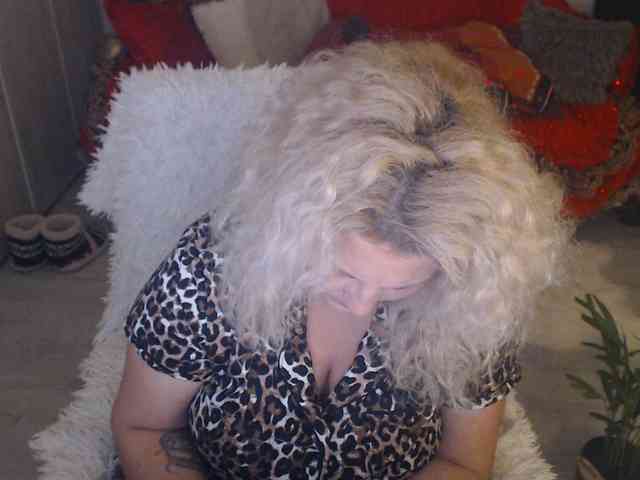 Angel_Dm_Milf webcam