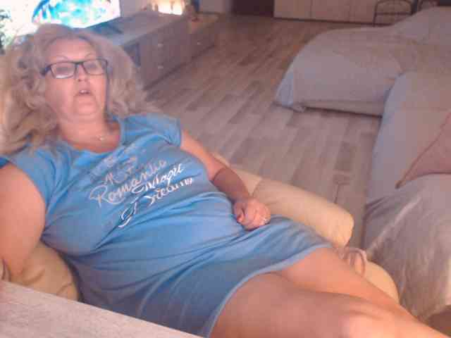 Angel_Dm_Milf webcam