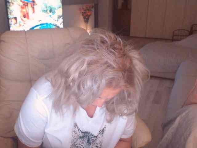Angel_Dm_Milf webcam