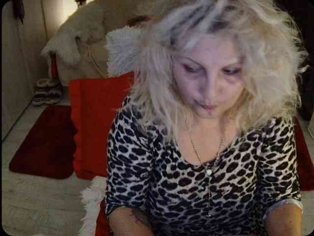 Angel_Dm_Milf webcam