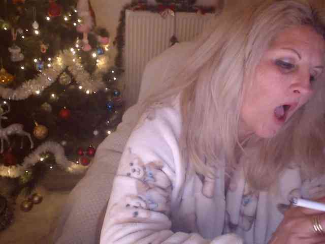 DivineBlond DivineBlond