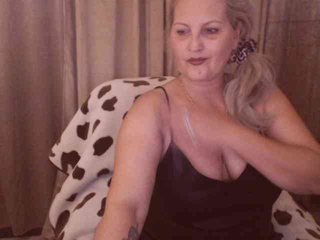 DivineBlond DivineBlond