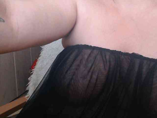 Angel_Dm_Milf webcam