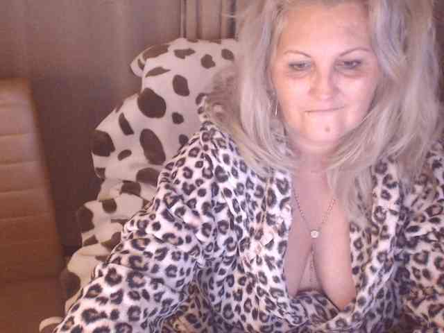 Angel_Dm_Milf webcam
