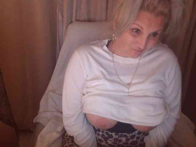 Angel_Dm_Milf webcam