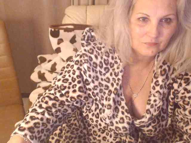 Angel_Dm_Milf webcam