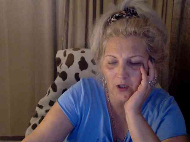 Angel_Dm_Milf webcam