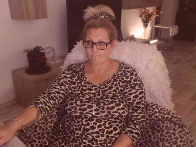 Angel_Dm_Milf webcam