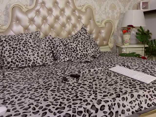 CarmellaAngel's BongaCams show and profile