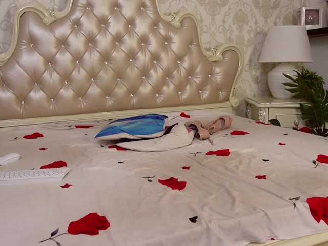 CarmellaAngel live on cam