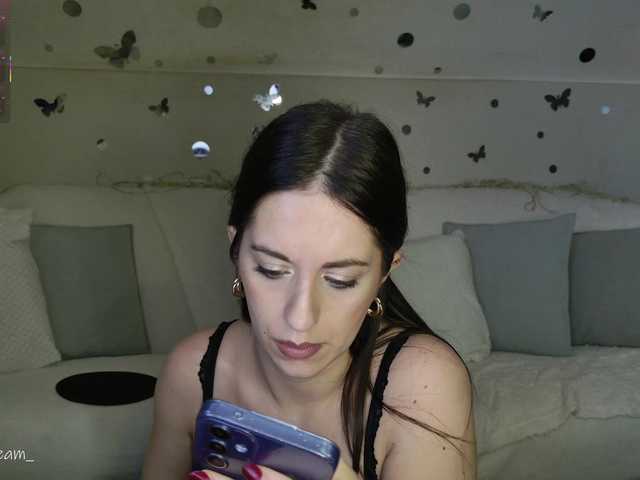 Italian1Dream's BongaCams show and profile