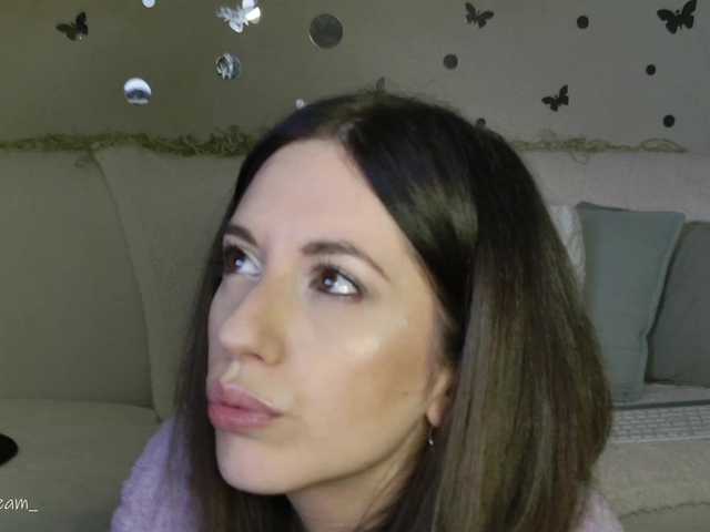 Italian1Dream's BongaCams show and profile