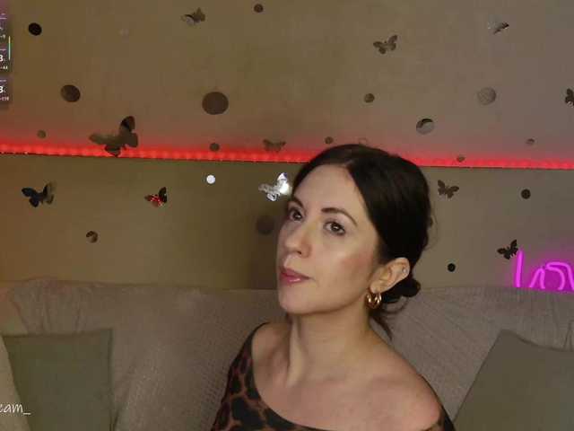 Italian1Dream's BongaCams show and profile