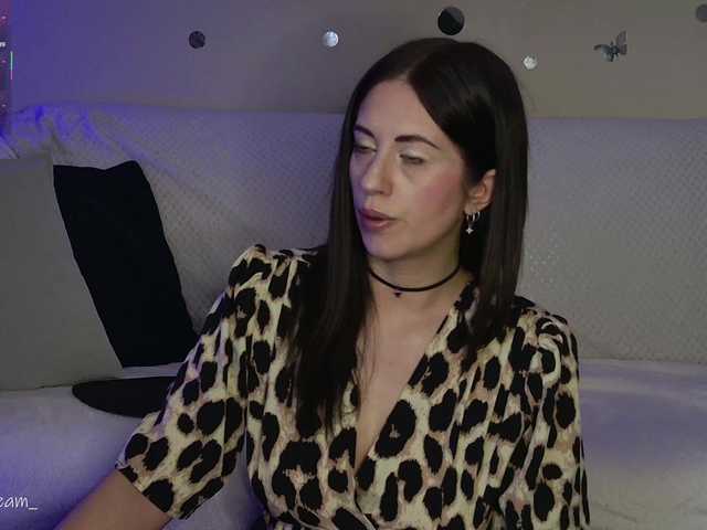 Italian1Dream's BongaCams show and profile