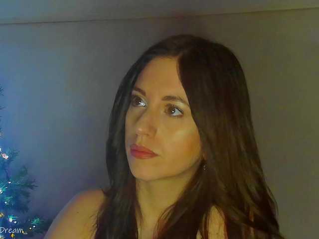 Italian1Dream's BongaCams show and profile