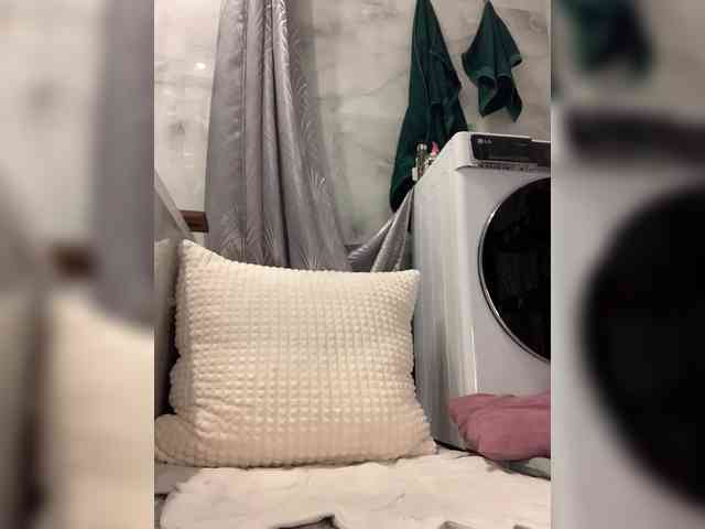 AlenaRai webcam
