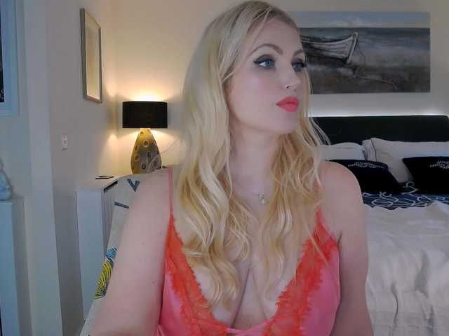 DeliciousAlba's BongaCams show and profile