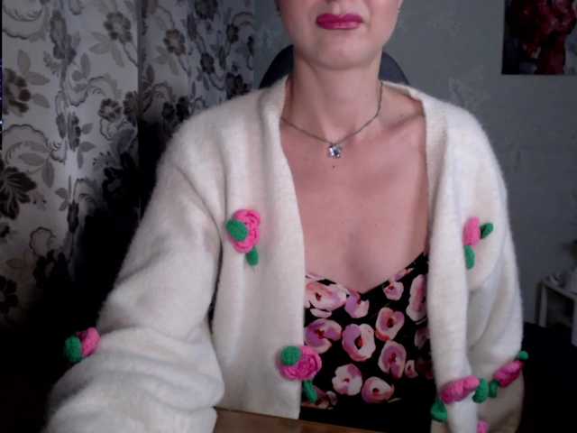 Lapochka2's BongaCams show and profile