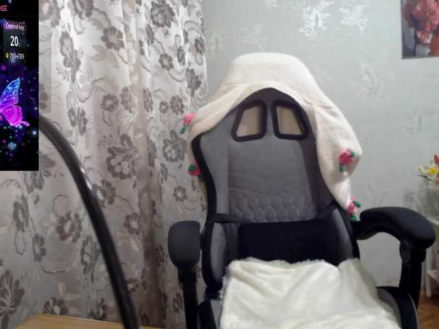 Lapochka2's BongaCams show and profile