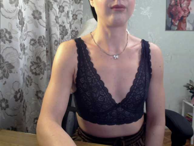 Lapochka2's BongaCams show and profile