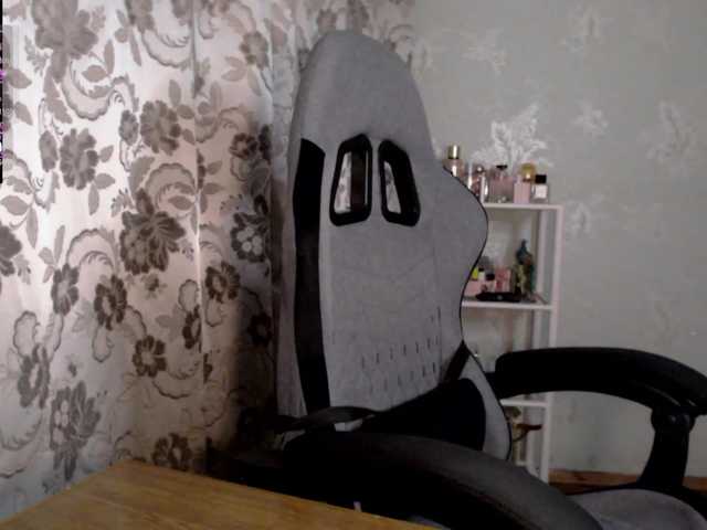 Lapochka2's BongaCams show and profile