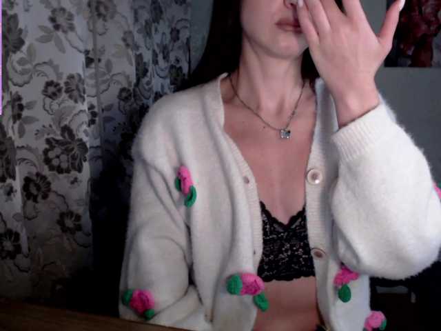 Lapochka2's BongaCams show and profile