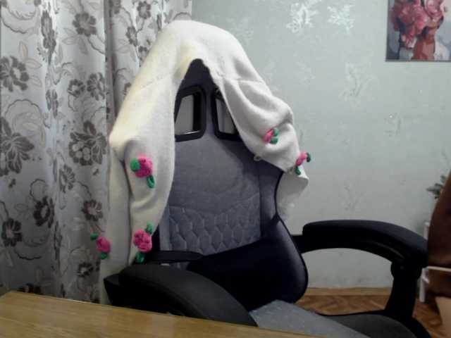 Lapochka2's BongaCams show and profile