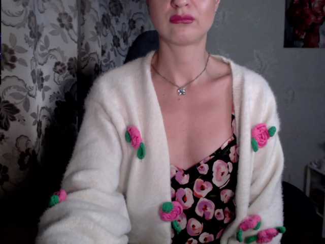 Lapochka2's BongaCams show and profile