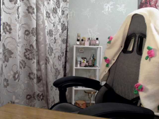 Lapochka2's BongaCams show and profile