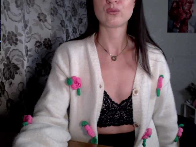 Lapochka2's BongaCams show and profile