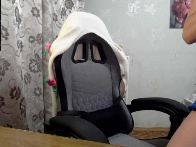 Lapochka2's BongaCams show and profile