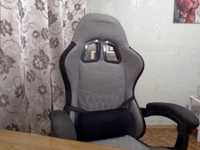 Lapochka2's BongaCams show and profile