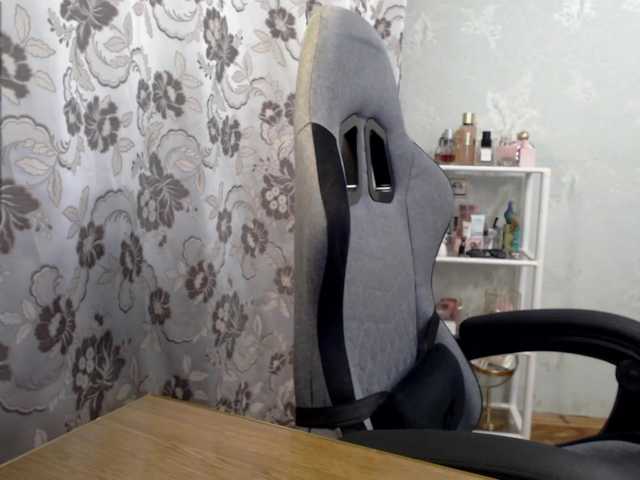 Lapochka2's BongaCams show and profile