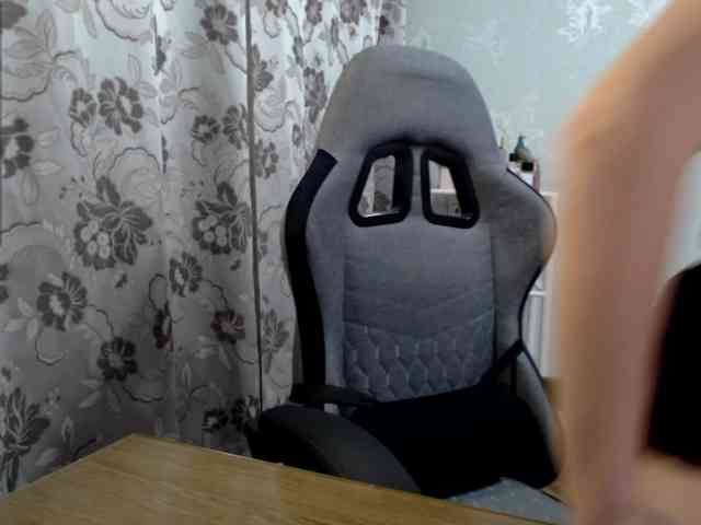 Lapochka2 Live Webcam on BongaCams