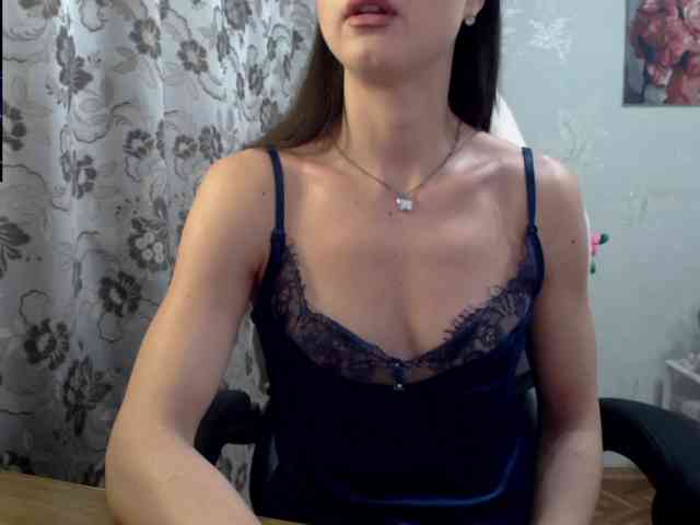 Lapochka2 Live Webcam on BongaCams